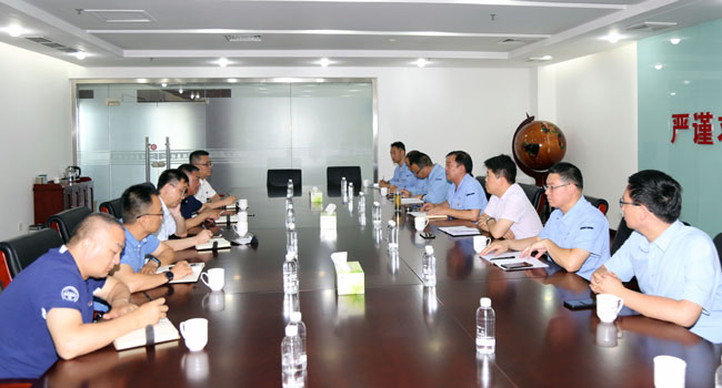 鄭州海關(guān)企管稽查處處長(zhǎng)賀方、洛陽(yáng)海關(guān)關(guān)長(zhǎng)郭學(xué)良等到萬(wàn)基控股集團(tuán)調(diào)研