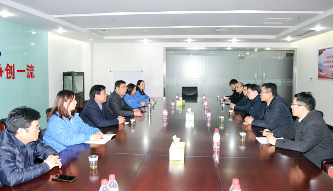 華夏銀行洛陽分行行長(zhǎng)潘繼立一行到萬基控股集團(tuán)調(diào)研