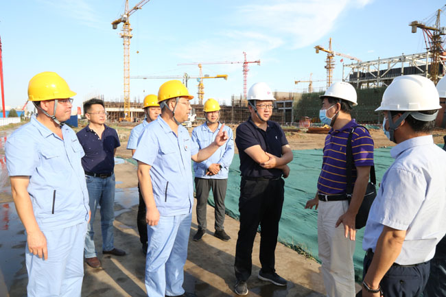 河南省發(fā)改委能源局電力處副處長(zhǎng)劉斌一行到萬基控股集團(tuán)檢查指導(dǎo)項(xiàng)目建設(shè)工作