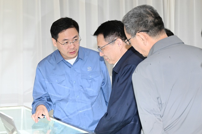 新疆生產(chǎn)建設(shè)兵團(tuán)黨委副秘書長、副團(tuán)長毛知兵一行到萬基控股集團(tuán)調(diào)研