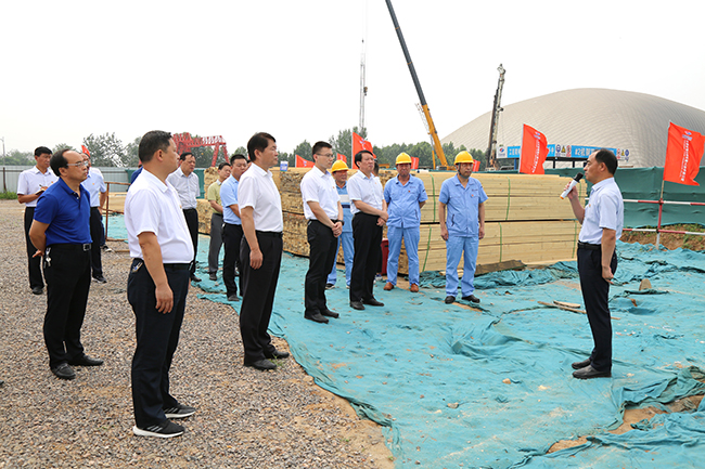 1593652737897536.jpg 縣四大班子領(lǐng)導(dǎo)督查機(jī)組項(xiàng)目建設(shè)情況3.JPG